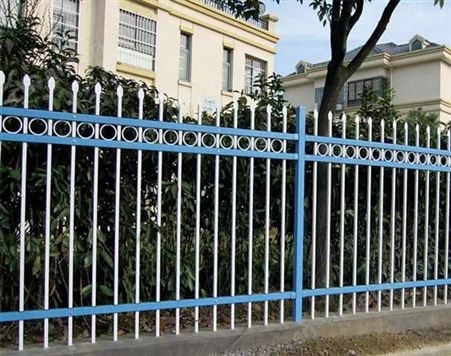 户外铸铁围墙护栏庭院别墅小区室外大门围栏栅栏铁艺栏杆