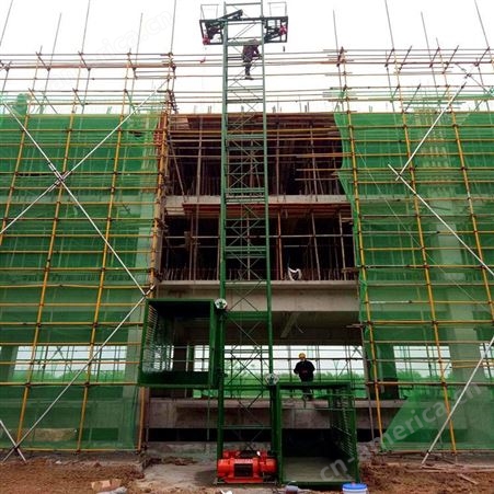 建筑货用施工升降机 载重1-2吨吊笼式升降机 高层上料施工升降机
