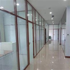 青岛办公室隔断墙 至本锦恒 智能玻璃隔断搭配智能五金厂家安装